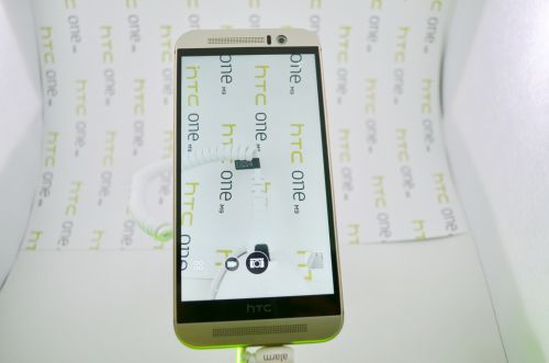 Review HTC One M9