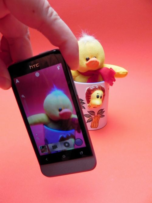 Camera lui HTC One V