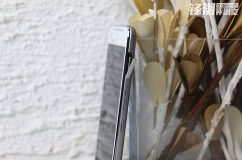 Phablet-ul HTC One X9 este fotografiat îndeaproape; ar putea fi lansat până la sfârșitul anului