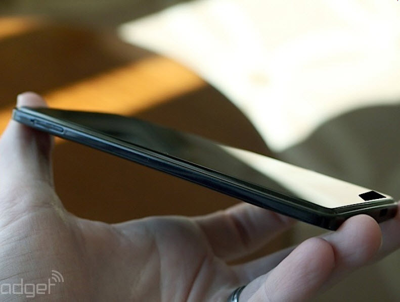 O privire În detaliu asupra prototipului HTC One la scurt timp Înainte de lansarea oficială