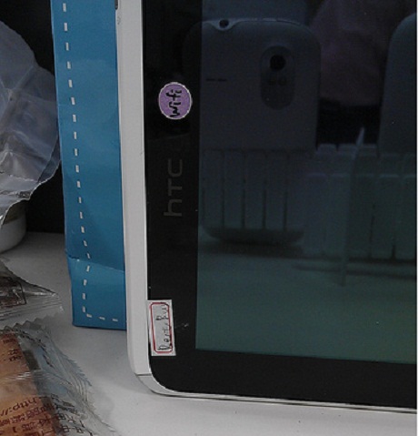 HTC Ruby, "telefonul din oglindă" rulează WP7 sau Android?