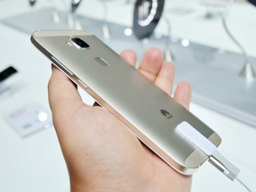 IFA 2015: Huawei G8 hands-on - secundul lui Mate S face o primă impresie bună (Video)
