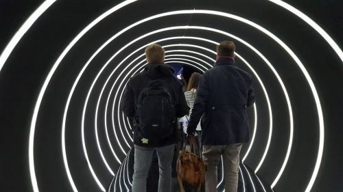 Tunel intrare lansare Huawei P9
