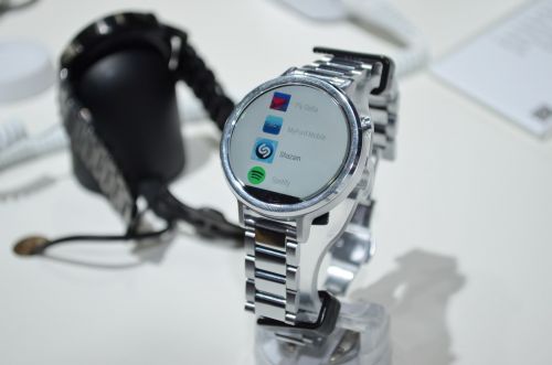 Moto 360 (2015)