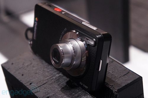 CES 2012: Telefonul Kodak Polaroid de 16 megapixeli, vine cu zoom optic și Android