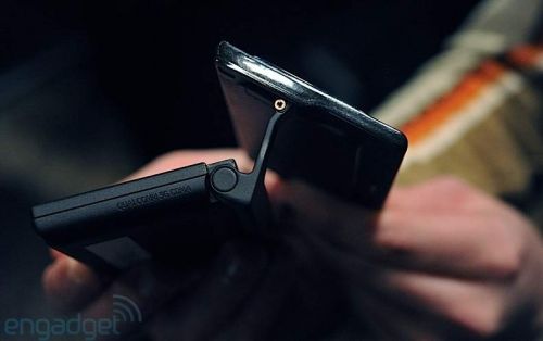 Primul telefon dual-screen rulează Android, este Kyocera Echo (Video)