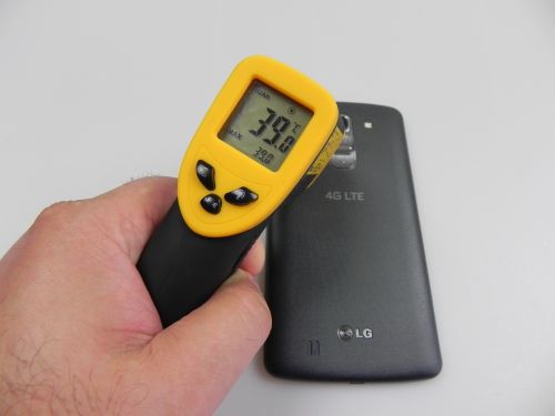 LG G Pro 2 nu se incinge in cazul jocurilor