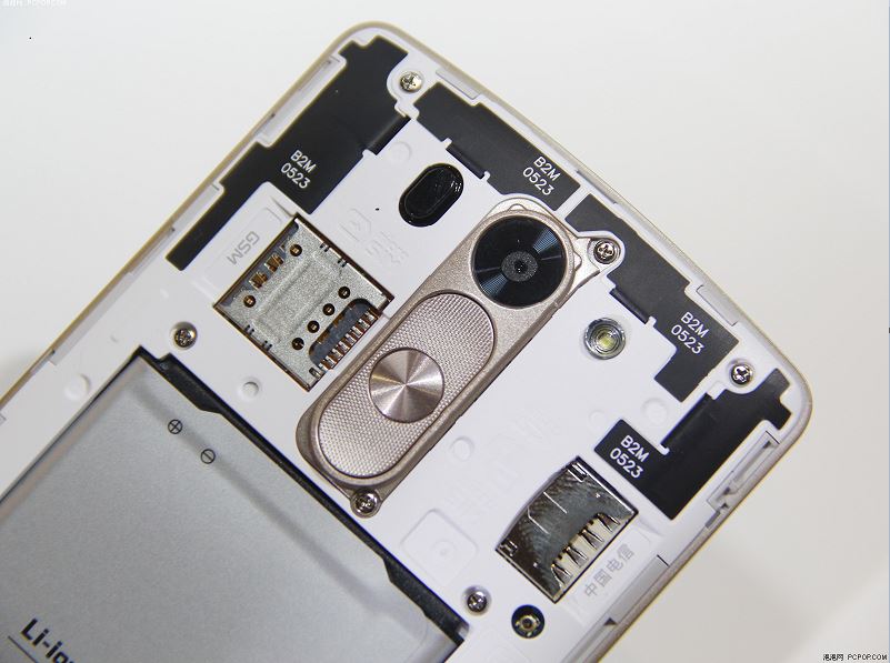 LG G3 Mini (Beat) apare Într-o serie de fotografii live alături de modelul LG G3; acesta va dispune de un display HD de 5 inch și o cameră de 8 megapixeli