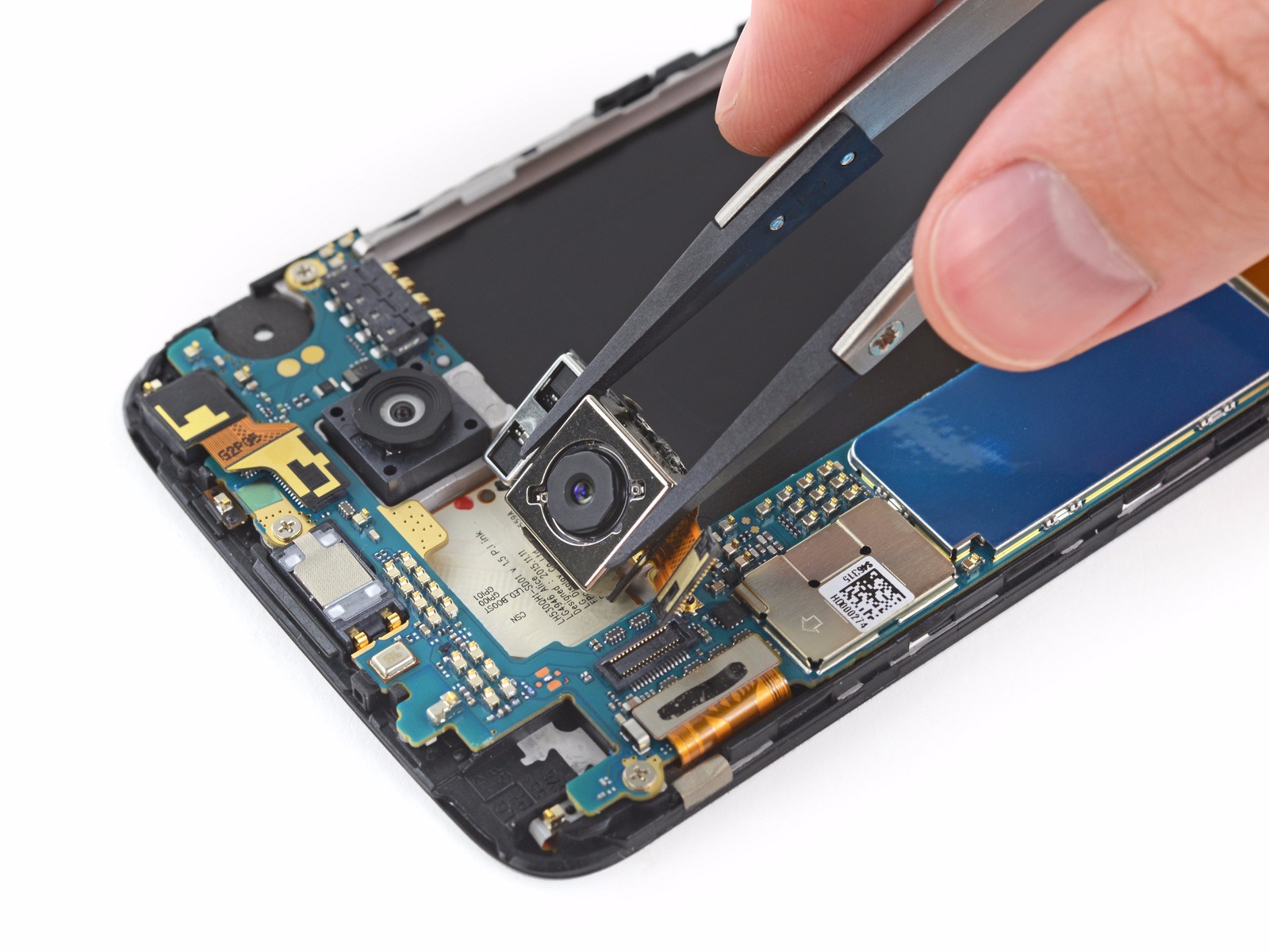 În sfârşit un telefon flagship uşor de reparat! LG G5 primeşte o notă bună după disecţia iFixit