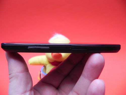 procesor quad core Snapdragon S4 Pro de 1.5 GHz cu GPU Adreno 320