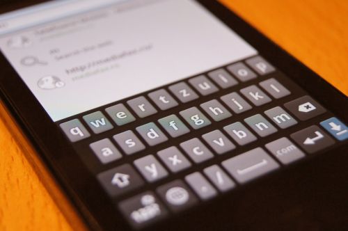 5 motive pentru care s-ar putea să cumperi un LG Optimus Sol E730