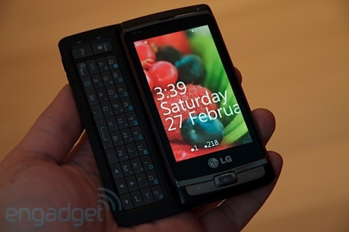 Primul telefon Windows Mobile 7