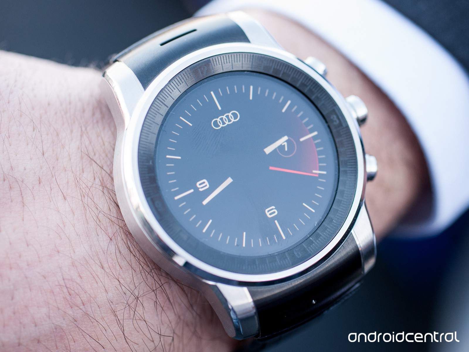 Smartwatch-ul misterios LG de la standul Audi rulează sistemul de operare WebOS!