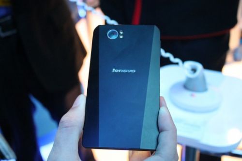 CES 2012: Hands on cu Lenovo K800, primul smartphone Android cu procesor Intel (Video)