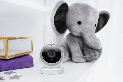 Logitech anunţă camera Logi Circle, cu care puteţi supraveghea video casa de pe telefon, atunci cand sunteti plecat