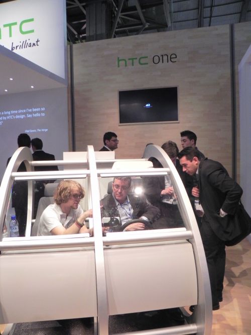 Standul HTC de la MWC 2012 ni se prezintă cu dubstep și dans modern (Video)