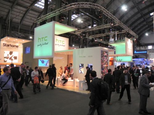 Standul HTC de la MWC 2012 ni se prezintă cu dubstep și dans modern (Video)