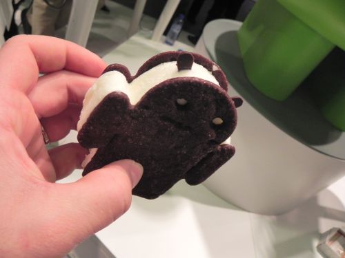 Inghetata Android 4.0 :)