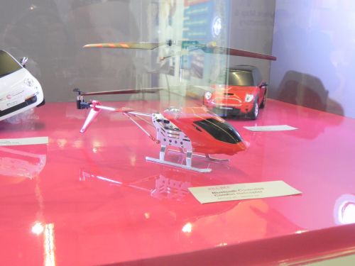 Elicopter telghidat prin telefon