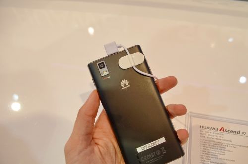 MWC 2013: Huawei Ascend P2 hands on preview În Barcelona (Video)