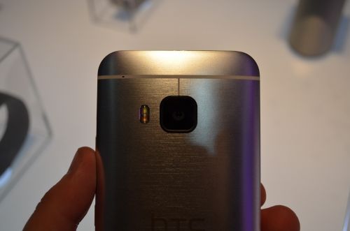 MWC 2015: HTC One M9 hands-on - HTC One M8+ cu mici modificări de estetică, hardware şi cameră (Video)