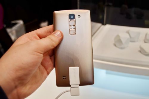 LG Spirit din spate