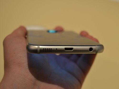 MWC 2015: Samsung Galaxy S6 hands-on: reinventat şi renăscut din foc, metal şi sticlă (Video)