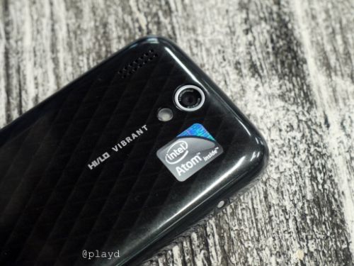 Smartphone MeeGo și tabletă cu același OS, acum cu procesor Intel Atom, În Rusia