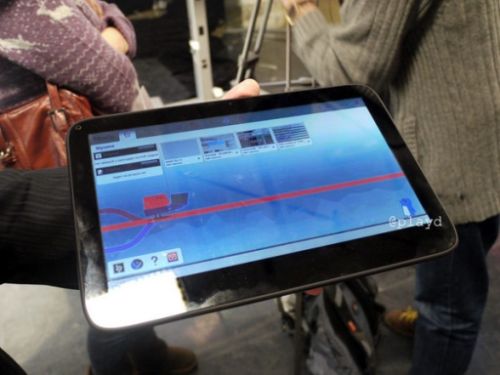 Smartphone MeeGo și tabletă cu același OS, acum cu procesor Intel Atom, În Rusia