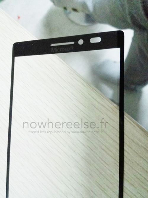 Panoul unui prim smartphone branduit Microsoft Își face apariția Într-o serie de fotografii live; acesta dispune de margini foarte subțiri