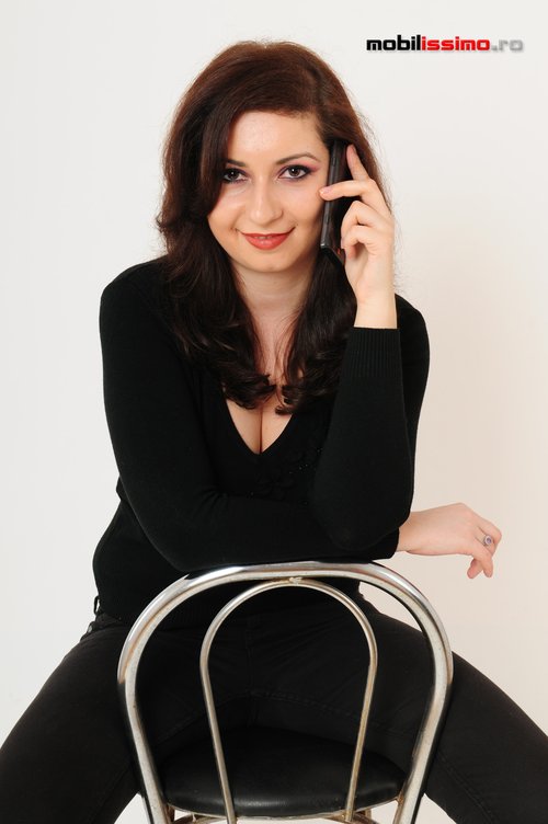 Madalina Padurean - MobiGirl Samsung Omnia 7