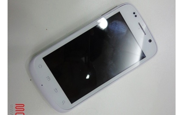 Cel mai ieftin smartphone din lume se numeşte Mogu Tiger S2 şi are procesor dual core; Costă 49 de dolari!