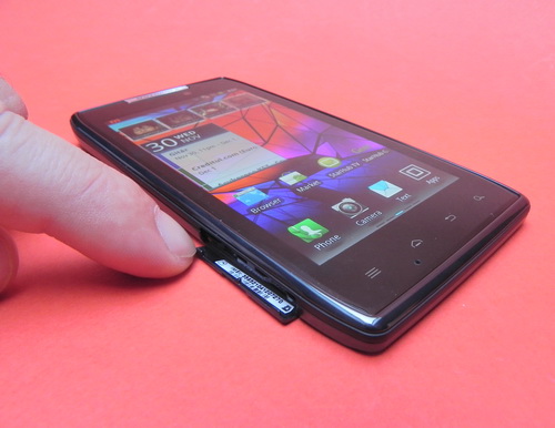 Sloturi disponibile pe Motorola Droid RAZR