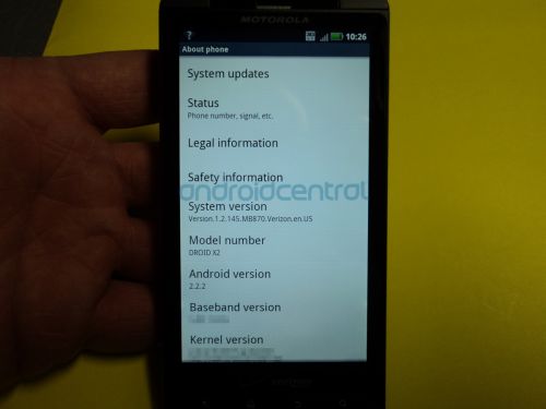 Noi imagini cu Droid X2, foarte similar cu predecesorul său; vine cu o cameră promițătoare de 8MP!