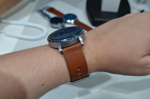 Motorola Moto 360 (2015)