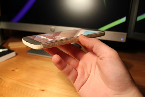 O machetă din lemn a lui Nexus 6 e comparată cu Nexus 4 și Nexus 7