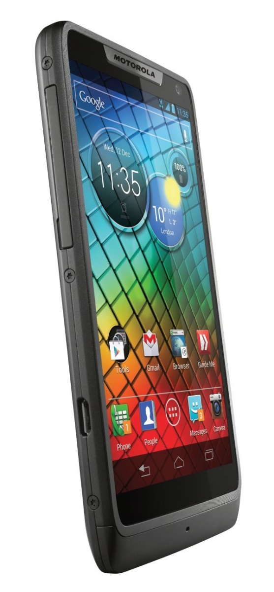 Motorola anunța RAZR i, telefon cu procesor Intel Atom de 2 GHz și ecran edge to edge (Video)