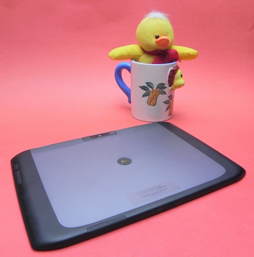 Motorola Xoom 2 - difuzoare stereo si camera cu blitz led