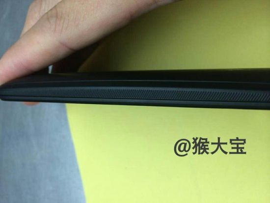 Următoarea generație de telefon Moto E sau Moto G ajunge pe web, pare a fi un terminal subțire