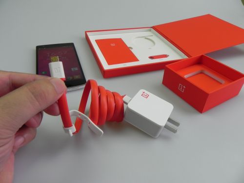 OnePlus One scos din cutie la Mobilissimo.ro