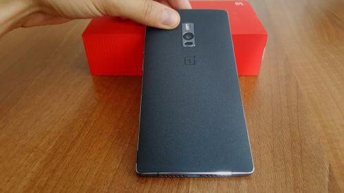 Primul OnePlus 2 testat în România are parte şi de primele impresii: identitate vizuală unică, design sobru, interfaţa camerei putea fi mai bună