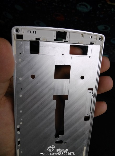Oppo Find 7 ni se prezintă sub forma unui panou de display 2K și ramă metalică