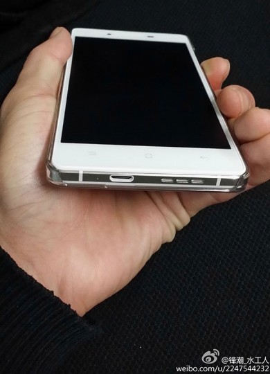 Oppo R1 apare În câteva imagini hands-on din China