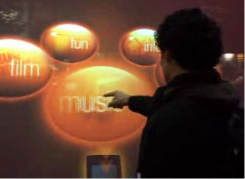 Orange: Orange prezinta display-ul bazat pe gestica, mai