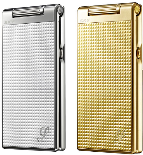 Pantech S902, un telefon cu clapeta elegant, dar doar cu suport 2G