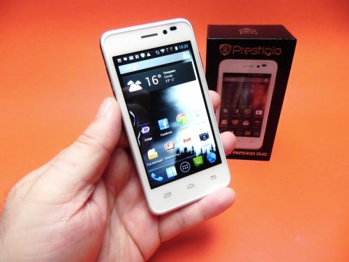 Prestigio Multiphone 5400 Duo review: un telefon midrange quad-core solid (Video)