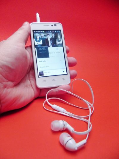Recenzie Prestigio Multiphone 5400 Duo