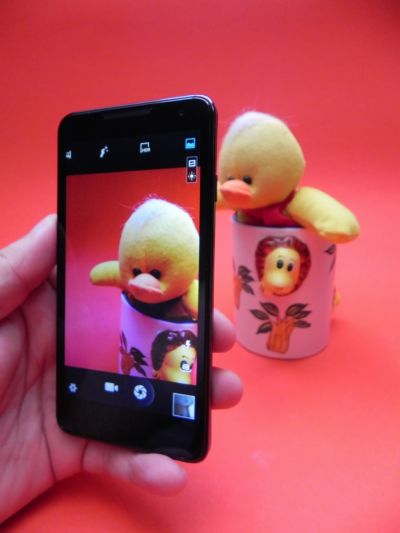 Camera lui Prestigio Multiphone 5044 Duo
