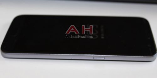 Samsung Galaxy S7 şi S7 Edge fotografiate hands on din toate unghiurile posibile, uşor de confundat cu predecesorii