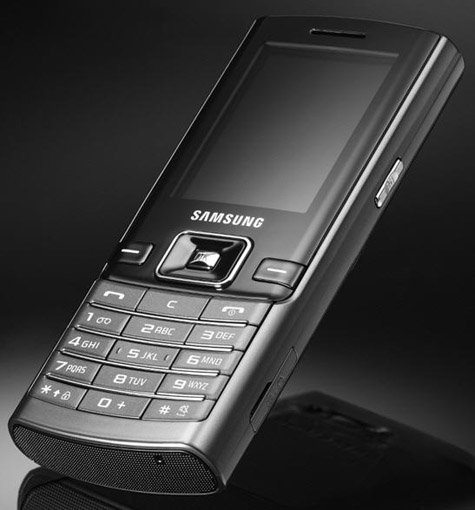 Samsung: Samsung D780 DuoS, un telefon dual-SIM gata de lansare